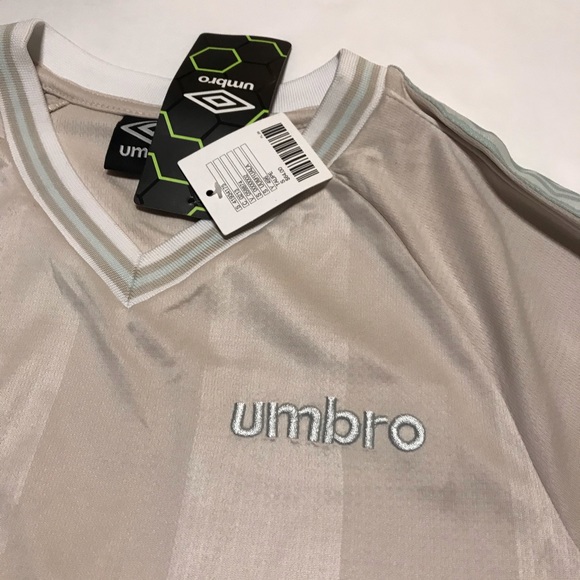 Umbro Jersey Taupe V-Neck Shirt Small NWT - Picture 5 of 9
